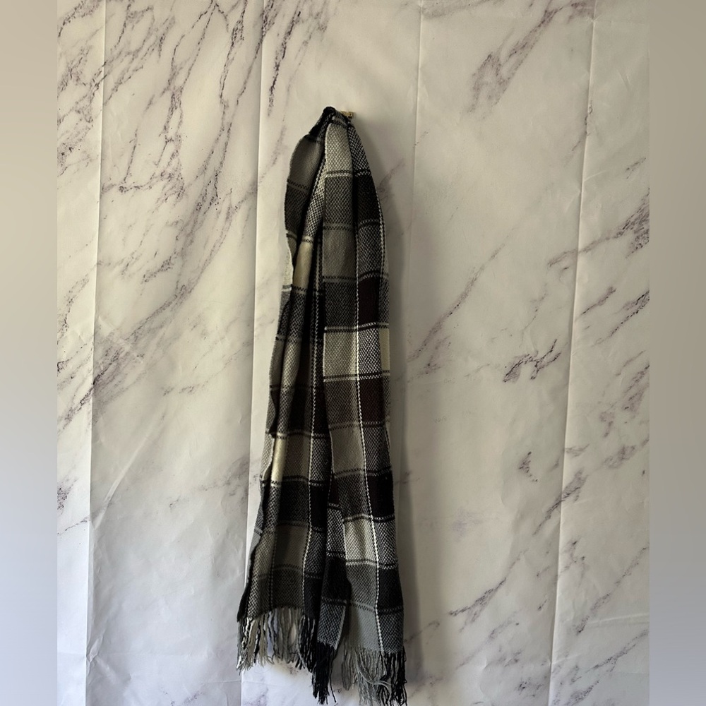 MODENA - BLACK/WHITE/GREY PLAID SCARF